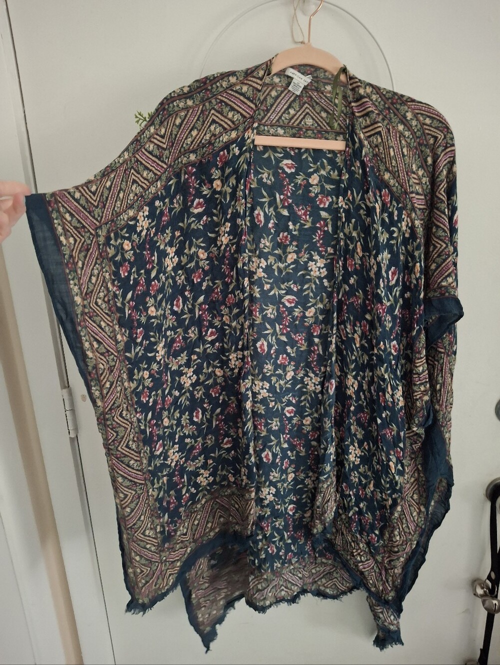 American Eagle Outfitters Multicolor Floral Print Kimono